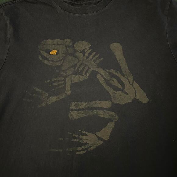 Under armor skeleton frog tee - Picture 2 of 3